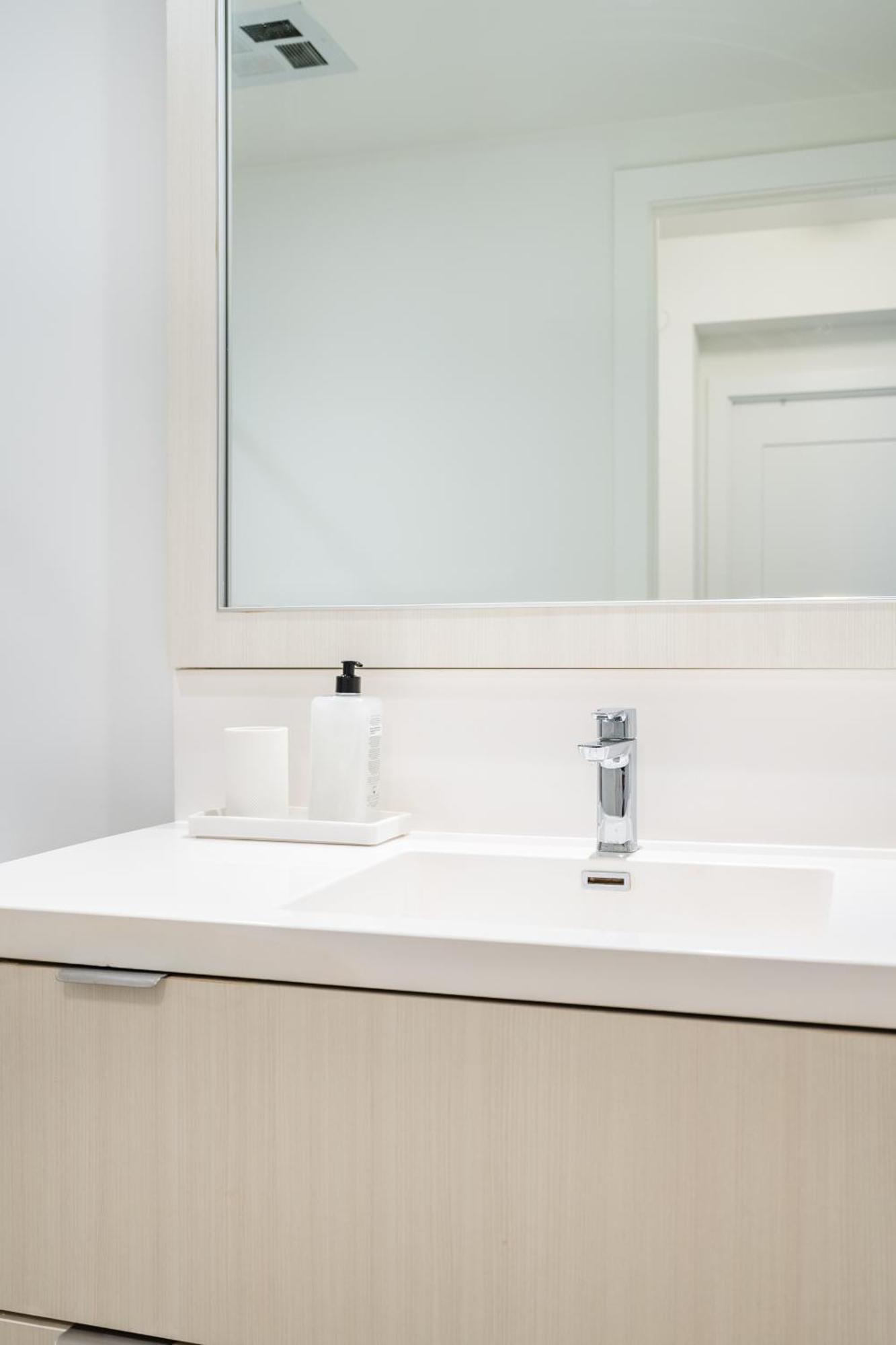 Spacious Corner Apartment Downtown تورونتو المظهر الخارجي الصورة